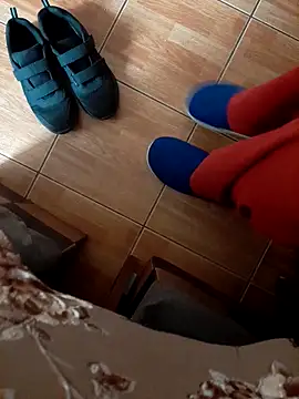 feet toes online show from December 2, 2025, 6:59 am