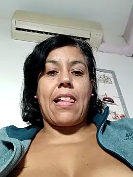 Snapshot of Molly_newman6 chatting on November 13, 2025, 4:22 pm Molly newman6 online show from November 13, 2025, 4:22 pm