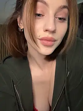 Camilla Railian online show from October 29, 2025, 4:28 pm