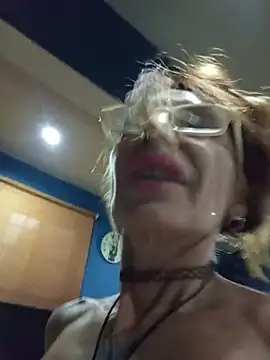 Snapshot of FrozenWaffle chatting on July 28, 2026, 8:52 pm FrozenWaffle online show from July 28, 2026, 8:52 pm