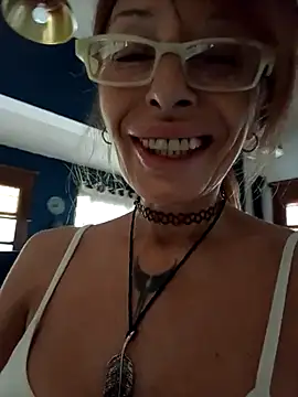 FrozenWaffle online show from May 1, 2026, 3:06 pm