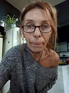 Snapshot of FrozenWaffle chatting on June 26, 2026, 5:41 pm FrozenWaffle online show from June 26, 2026, 5:41 pm