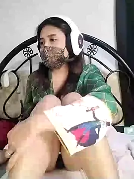 Snapshot of _Shimmerlyn_ chatting on January 12, 2025, 6:16 pm Shimmerlyn online show from January 12, 2025, 6:16 pm