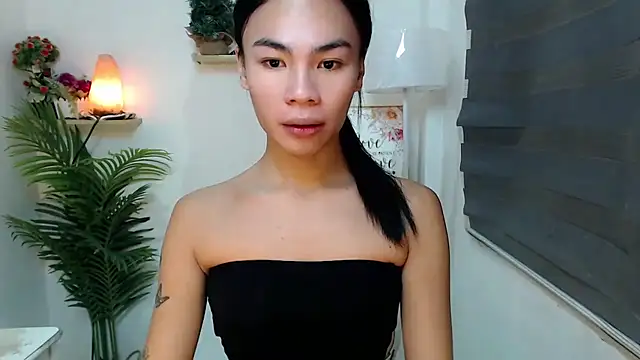Snapshot of MissCumSex chatting on October 2, 2025, 10:51 am MissCumSex online show from October 2, 2025, 10:51 am
