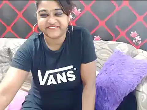 indian glitter online show from March 5, 2025, 6:01 pm