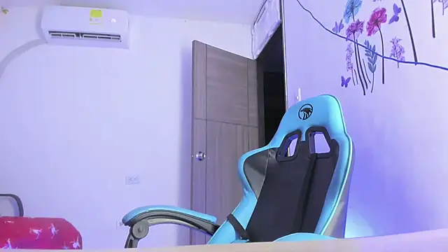 Lunastar02 online show from March 14, 2026, 4:07 am