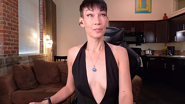 Snapshot of EveEnigma chatting on September 21, 2025, 2:22 pm EveEnigma online show from September 21, 2025, 2:22 pm