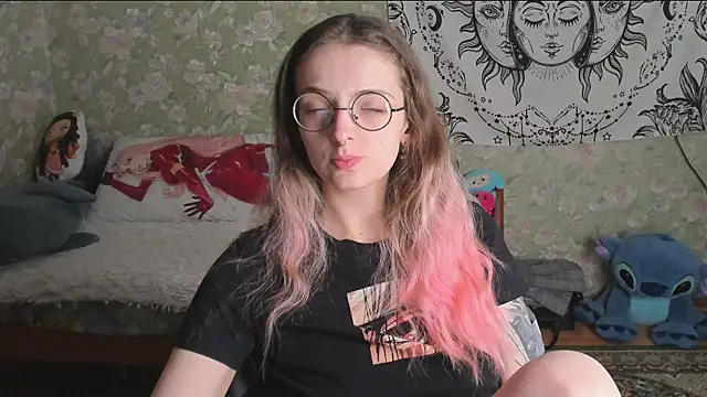Cutie Adelia online show from May 10, 2026, 6:06 am