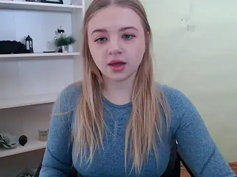 CrazyGloria online show from February 8, 2025, 6:22 am