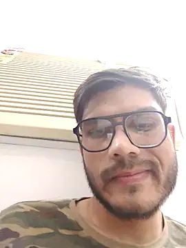 Snapshot of alex78265 chatting on October 27, 2025, 5:58 pm alex78265 online show from October 27, 2025, 5:58 pm