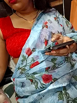 Snapshot of Diya_143 chatting on June 12, 2026, 7:28 am Diya 143 online show from June 12, 2026, 7:28 am