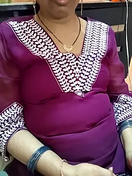 Snapshot of Diya_143 chatting on June 15, 2026, 6:24 am Diya 143 online show from June 15, 2026, 6:24 am