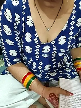 Snapshot of Diya_143 chatting on May 13, 2026, 6:26 pm Diya 143 online show from May 13, 2026, 6:26 pm