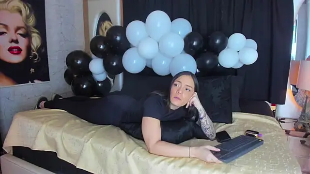 Snapshot of celestestars chatting on October 29, 2025, 9:36 pm celestestars online show from October 29, 2025, 9:36 pm