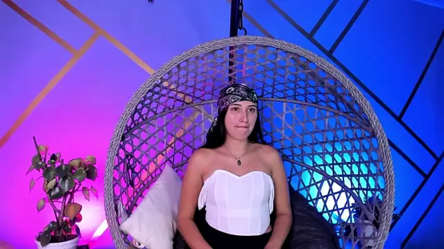 brenda moris01 online show from April 29, 2026, 9:43 pm
