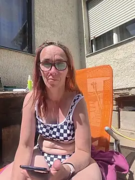 Dettybitch40 online show from May 4, 2026, 10:18 am