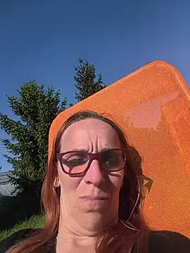 Dettybitch40 online show from May 2, 2026, 2:33 pm