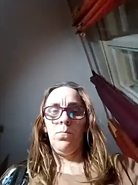 Snapshot of Dettybitch40 chatting on October 13, 2025, 4:08 pm Dettybitch40 online show from October 13, 2025, 4:08 pm