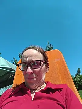 Dettybitch40 online show from April 26, 2026, 11:07 am