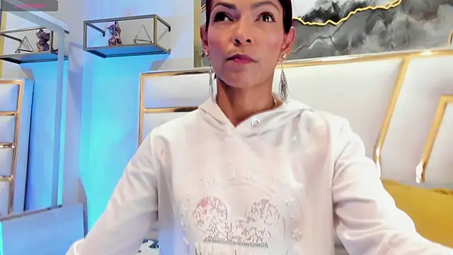 Snapshot of HannaPetit chatting on February 27, 2026, 7:03 pm HannaPetit online show from February 27, 2026, 7:03 pm