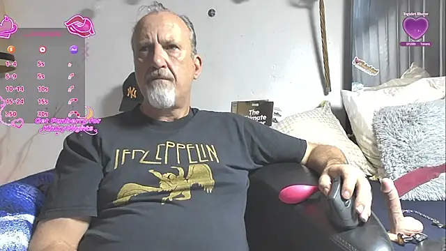 Snapshot of openminddaddy chatting on November 9, 2025, 8:35 pm openminddaddy online show from November 9, 2025, 8:35 pm