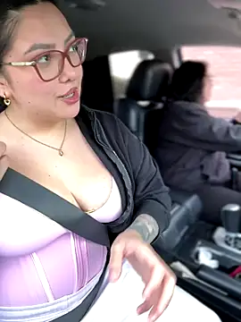 nativepumpkin95 online show from October 9, 2025, 10:43 pm