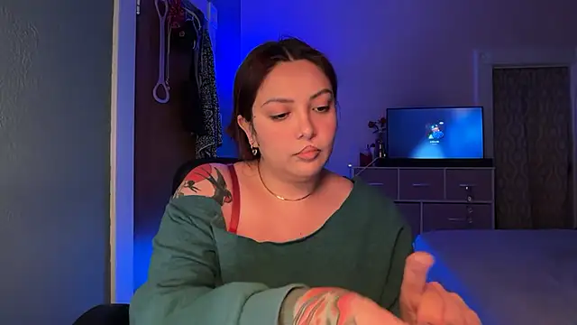 nativepumpkin95 online show from May 4, 2026, 4:27 am
