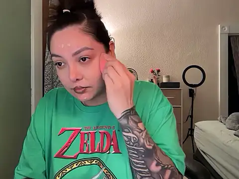 nativepumpkin95 online show from November 18, 2025, 8:45 pm