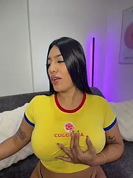 Sara mocca  online show from April 28, 2026, 10:03 pm