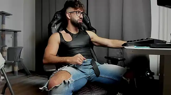 Snapshot of liamaesthetic chatting on March 5, 2025, 6:12 am liamaesthetic online show from March 5, 2025, 6:12 am