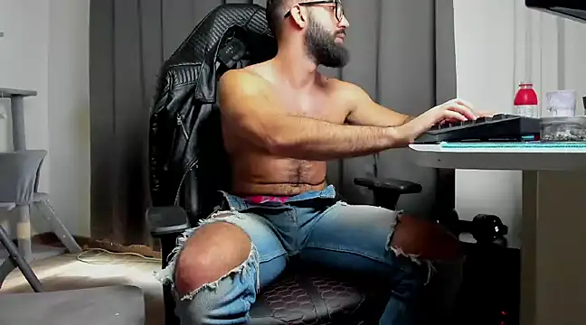 Snapshot of liamaesthetic chatting on March 2, 2025, 10:16 am liamaesthetic online show from March 2, 2025, 10:16 am