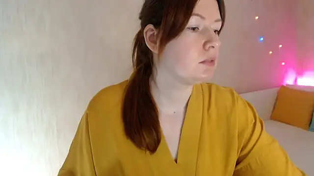 Snapshot of Kira_land chatting on March 11, 2025, 2:18 pm Kira land online show from March 11, 2025, 2:18 pm