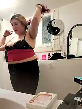 bootiebby online show from January 22, 2025, 8:18 am