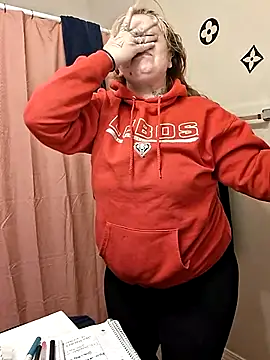 bootiebby online show from October 27, 2025, 11:27 pm