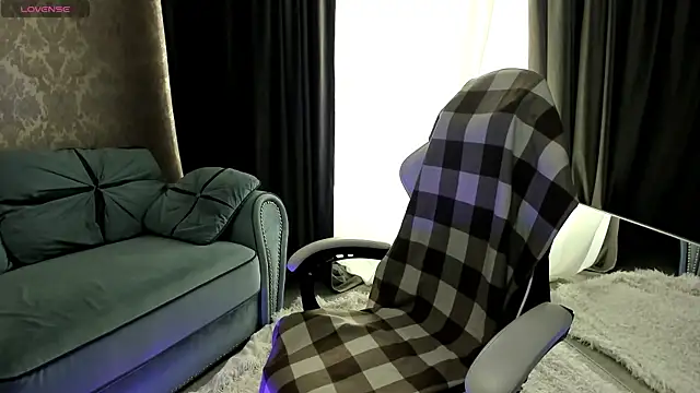 Snapshot of XLindaMilfX chatting on November 6, 2025, 1:26 pm XLindaMilfX online show from November 6, 2025, 1:26 pm