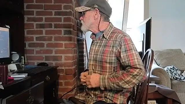 Snapshot of CDforU chatting on November 27, 2025, 3:01 pm CDforU online show from November 27, 2025, 3:01 pm