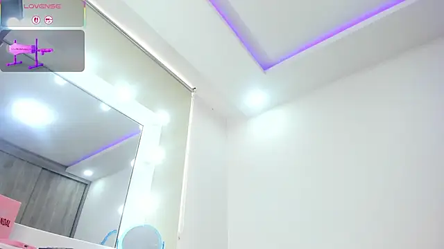 Snapshot of karlyn_angels chatting on March 8, 2026, 6:00 pm karlyn angels online show from March 8, 2026, 6:00 pm