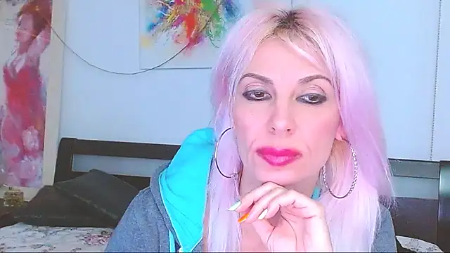 HoneyLara online show from March 7, 2025, 4:57 am