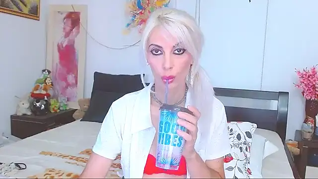 Snapshot of HoneyLara chatting on July 31, 2026, 2:26 pm HoneyLara online show from July 31, 2026, 2:26 pm