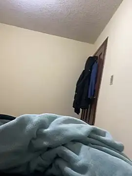 Snapshot of stuard-19 chatting on April 7, 2026, 5:09 am stuard-19 online show from April 7, 2026, 5:09 am