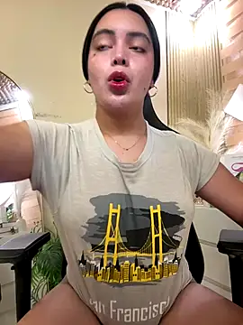 HotstuffCherrySummer online show from October 17, 2025, 8:06 am