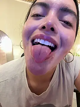 HotstuffCherrySummer online show from March 10, 2026, 8:18 am