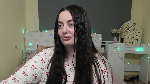 MilanaPrice online show from February 17, 2026, 7:44 pm