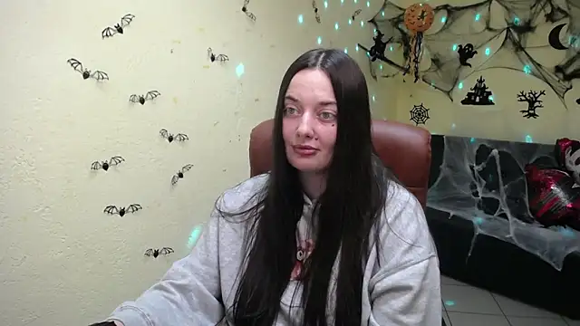 Snapshot of MilanaPrice chatting on October 19, 2025, 5:26 pm MilanaPrice online show from October 19, 2025, 5:26 pm