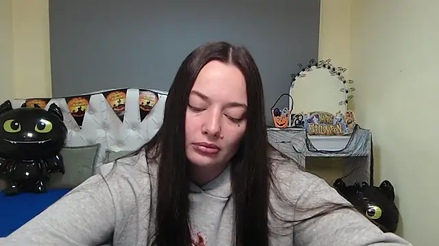 Snapshot of MilanaPrice chatting on October 24, 2025, 5:17 am MilanaPrice online show from October 24, 2025, 5:17 am