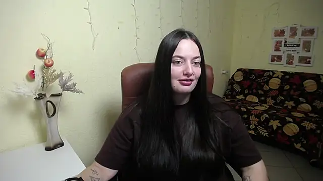 Snapshot of MilanaPrice chatting on November 15, 2025, 6:12 pm MilanaPrice online show from November 15, 2025, 6:12 pm