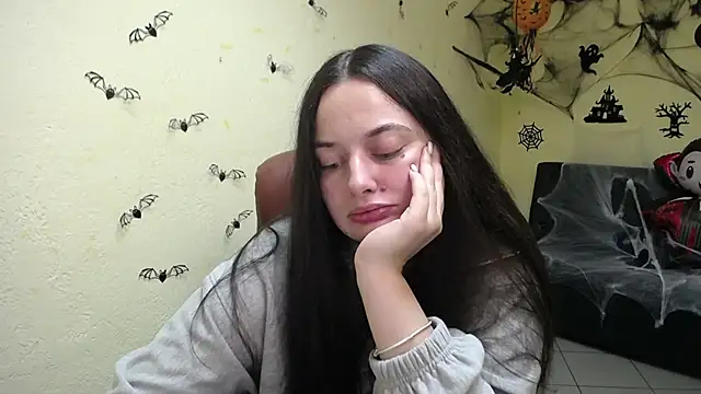 Snapshot of MilanaPrice chatting on October 15, 2025, 5:21 pm MilanaPrice online show from October 15, 2025, 5:21 pm