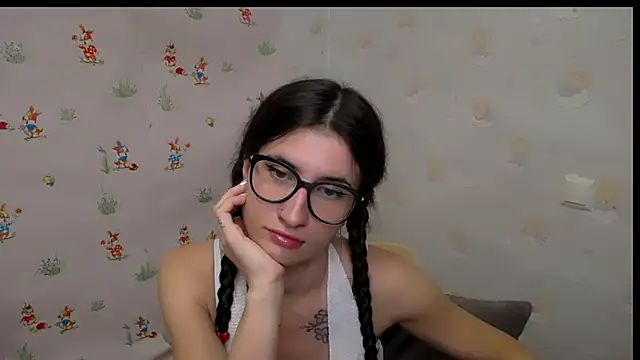 Snapshot of MaryEm976 chatting on October 24, 2025, 9:08 am MaryEm976 online show from October 24, 2025, 9:08 am