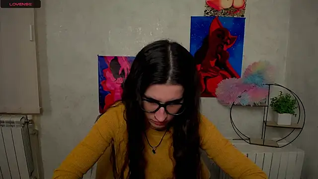 Snapshot of MaryEm976 chatting on November 11, 2025, 12:11 pm MaryEm976 online show from November 11, 2025, 12:11 pm