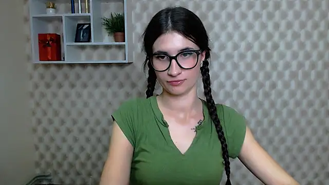 Snapshot of MaryEm976 chatting on November 5, 2025, 11:46 am MaryEm976 online show from November 5, 2025, 11:46 am